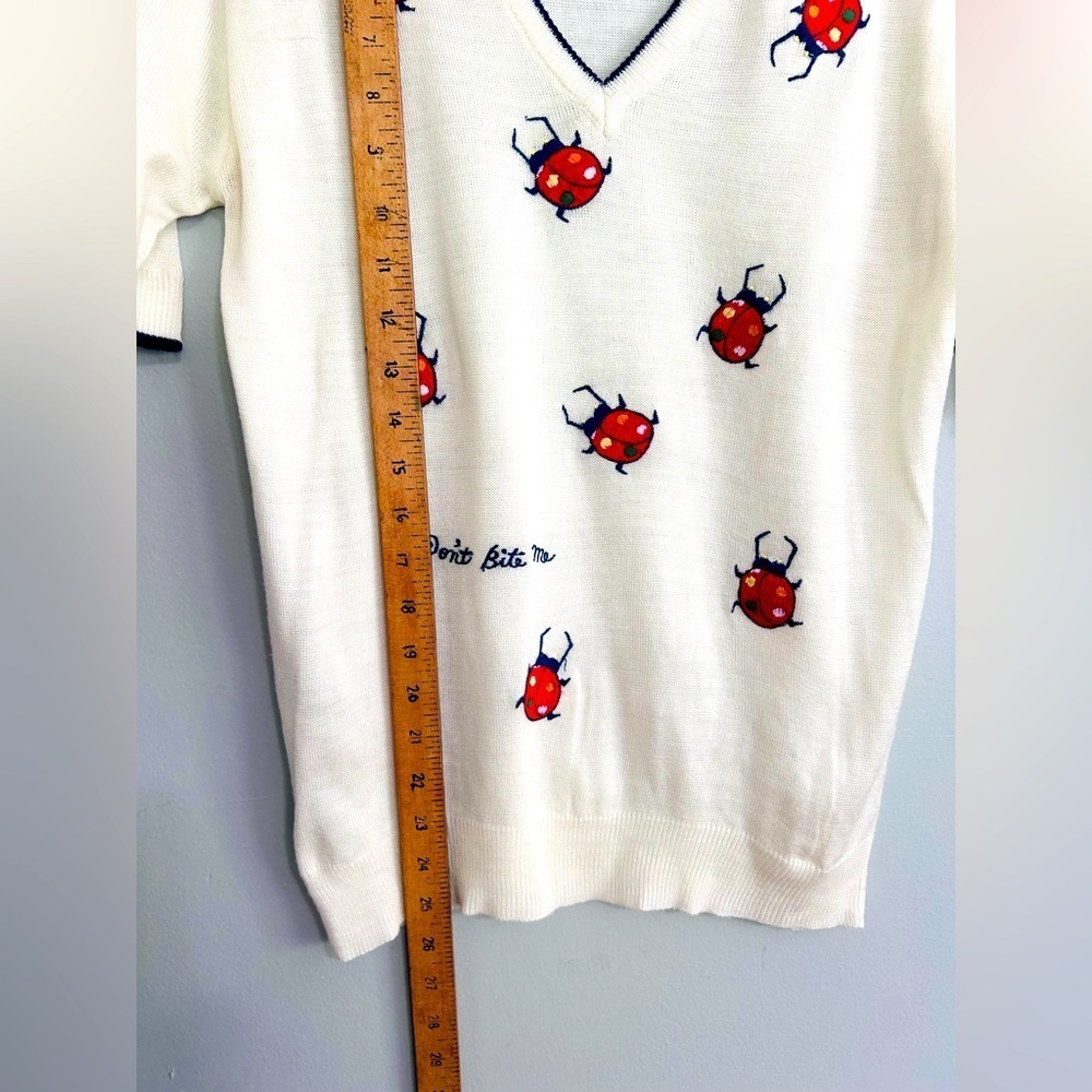 Vintage Rochelle California Embroidered Lady Bug V-Neck Sweater Size M estimate - Picture 6 of 8